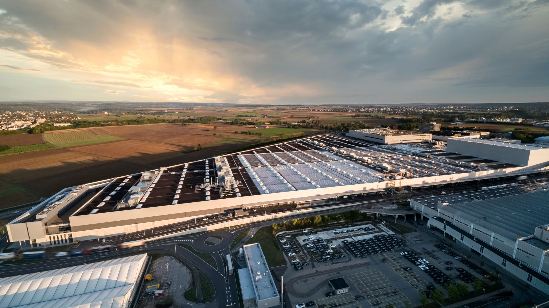 بدء إنتاج مرسيدس إس كلاس 2021 في "مصنع السيارات الأكثر تطوراً في العالم" 11
