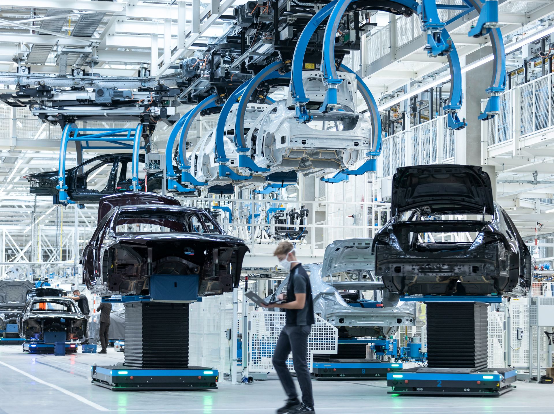 بدء إنتاج مرسيدس إس كلاس 2021 في “مصنع السيارات الأكثر تطوراً في العالم”