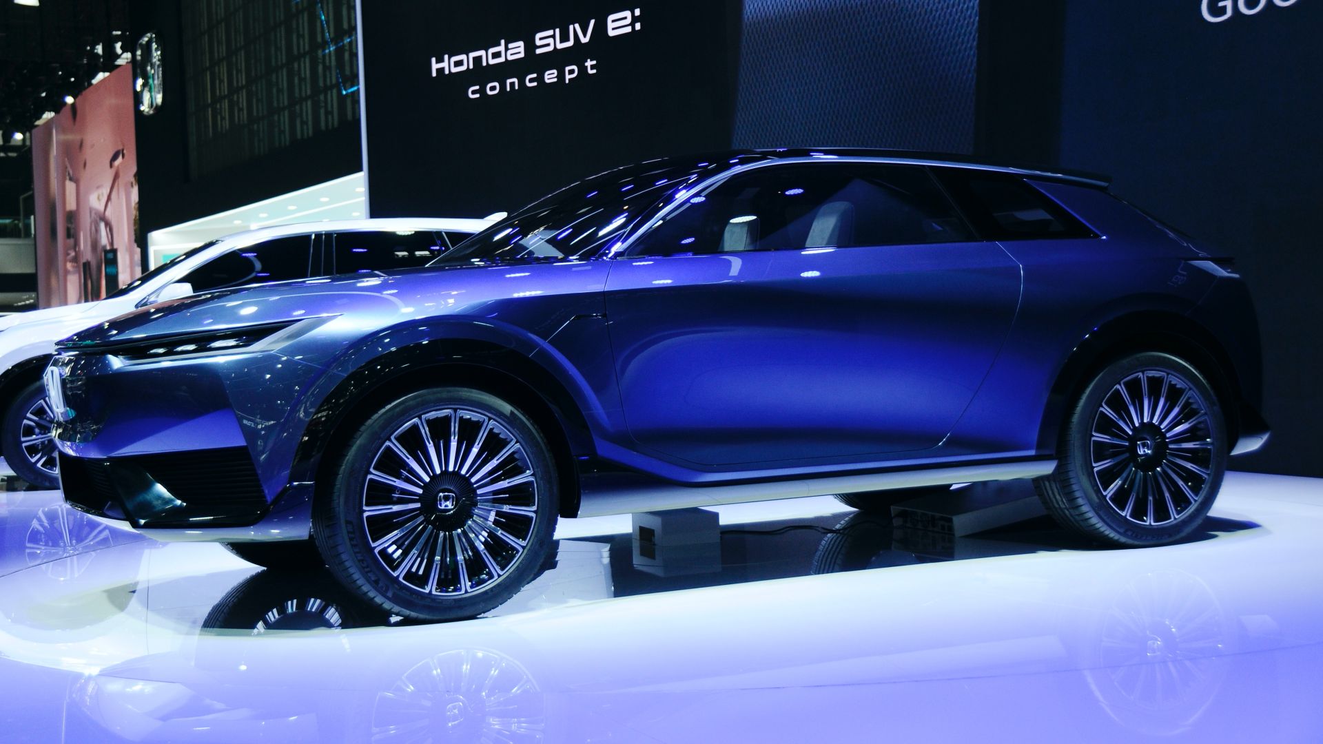 هوندا E SUV الكهربائية تكشف نفسها في معرض بكين 5