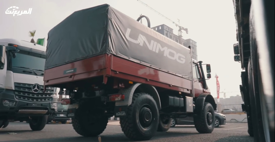 تجربة شاحنة مرسيدس يونيموق وتقنياتها وسعرها 18