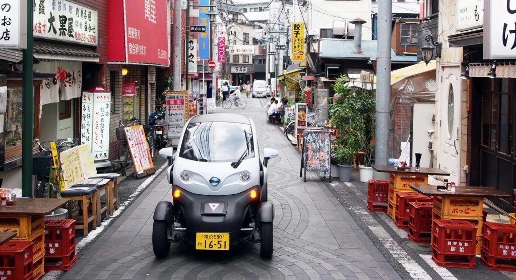 اليابان تخطط لحظر بيع سيارات البنزين والديزل بحلول 2035 1