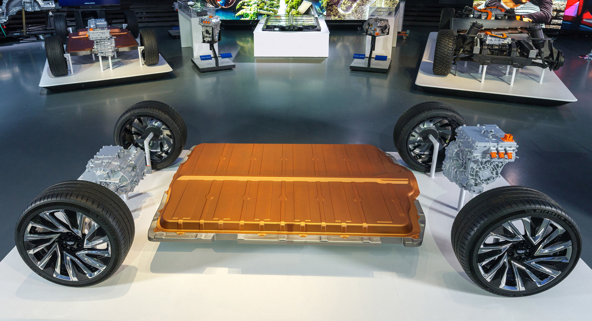 جي إم ستصنع سيارات كروس أوفر كهربائية لهوندا وأكيورا