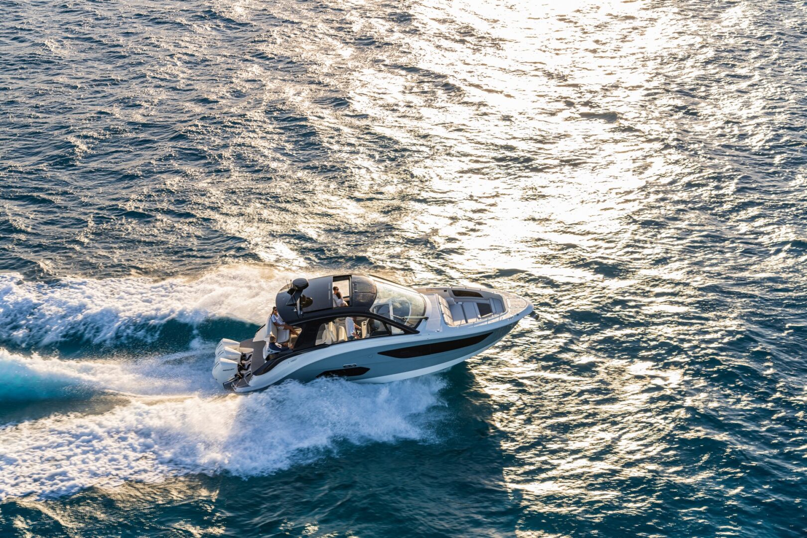 بي ام دبليو تكشف عن قارب "سان دانسر 370 أوتبورد" 2021 الفاخر 71