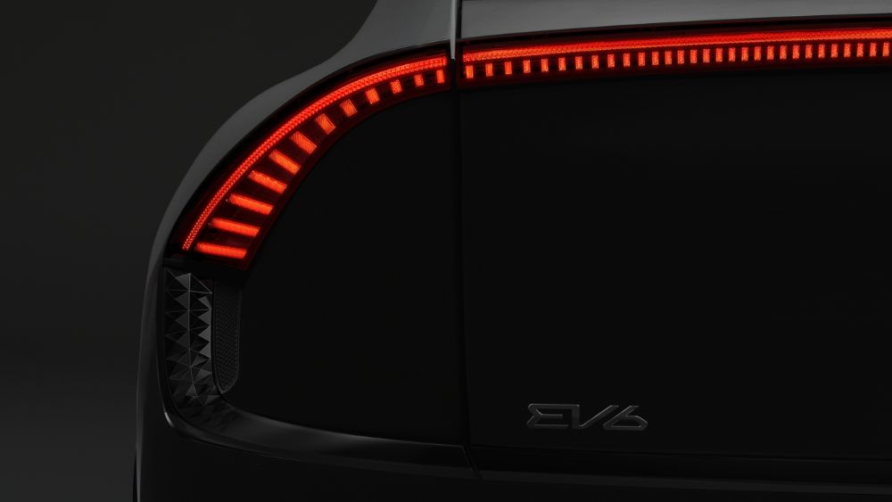 كيا تصدر صوراً تشويقية لسيارة EV6 أول سياراتها الكهربائية الفائقة 5