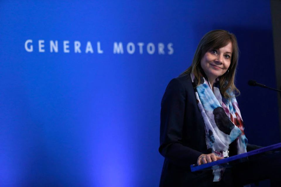بعد قرار تيسلا، جنرال موتورز قد تقبل بتكوين لشراء سياراتها 1