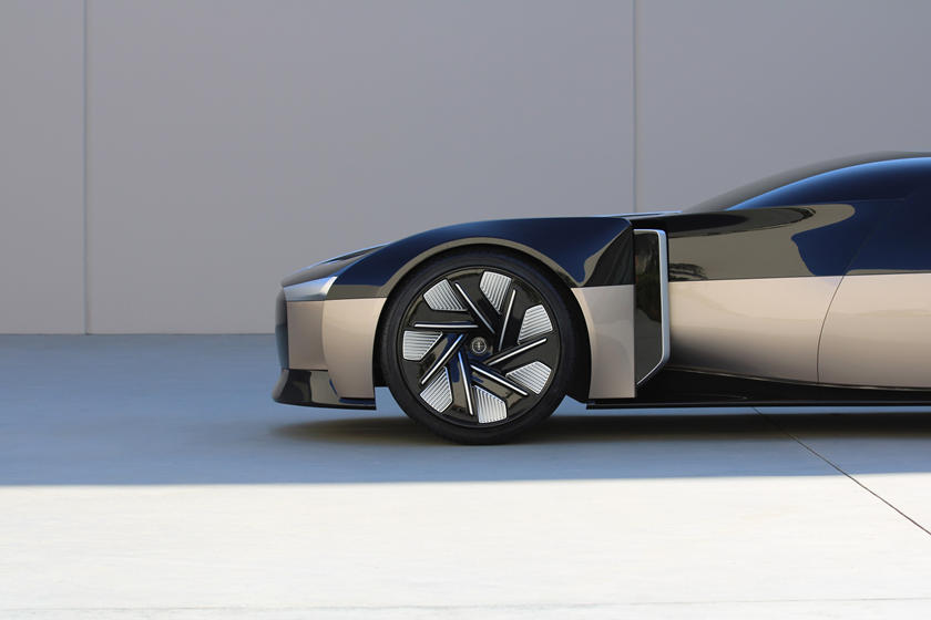 لينكون تكشف عن سيارة اختبارية تعكس مستقبل العلامة في عام 2040 3