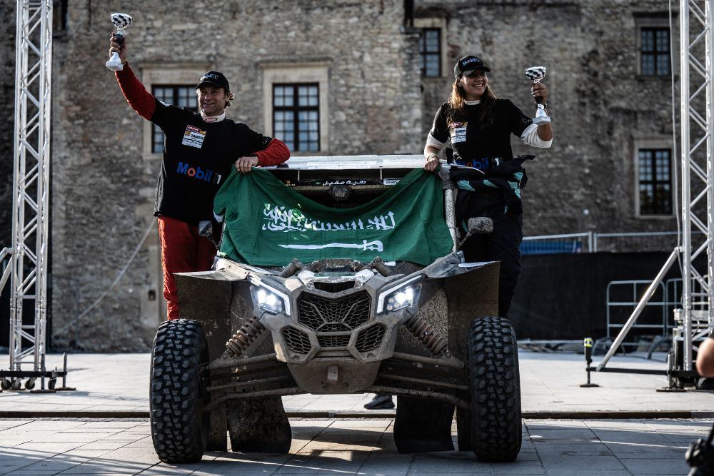 دانية عقيل سائقة الرالي السعودية تُنهي سباق “باها المجر” في المركز الثاني