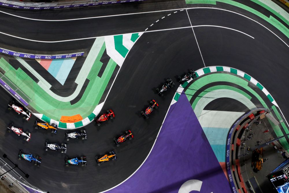 البريطاني "لويس هاميلتون" بطلاً لسباق جائزة السعودية الكبرى stc للفورمولا1 والهولندي "ماكس فيرستابين" في المركز الثاني 57