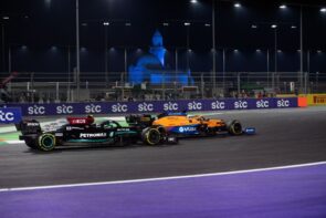 البريطاني “لويس هاميلتون” بطلاً لسباق جائزة السعودية الكبرى stc للفورمولا1 والهولندي “ماكس فيرستابين” في المركز الثاني