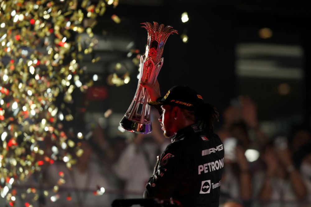 ماكس فيرستابن يفوز ببطولة العالم لسيارات فورمولا 1 11