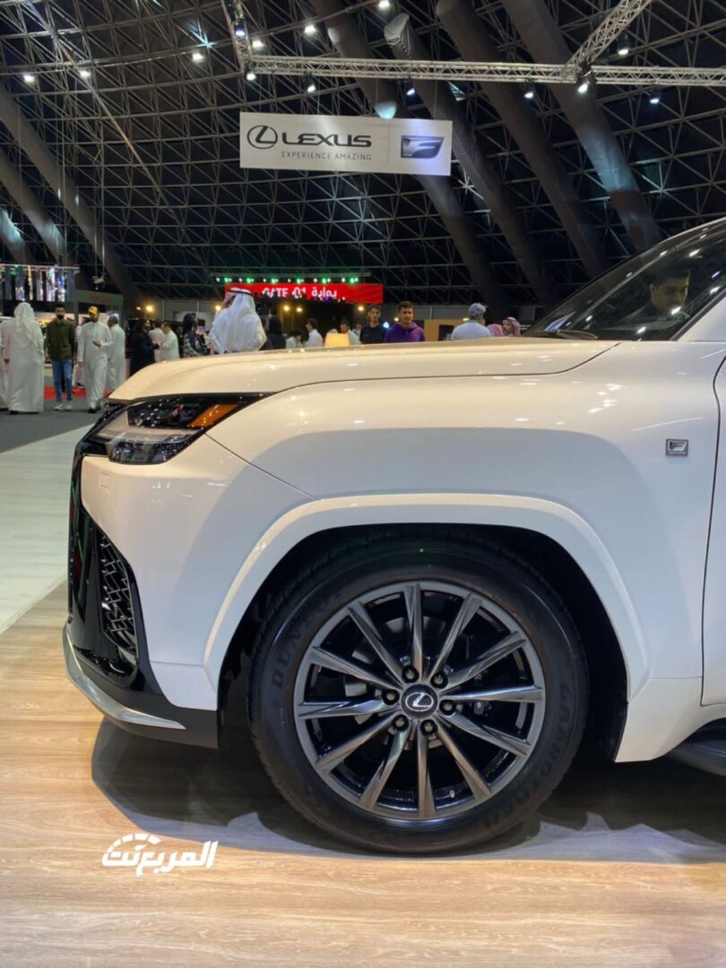 لكزس عبداللطيف جميل تبهر الحضور بسياراتها في معرض جدة الدولي 2021 10