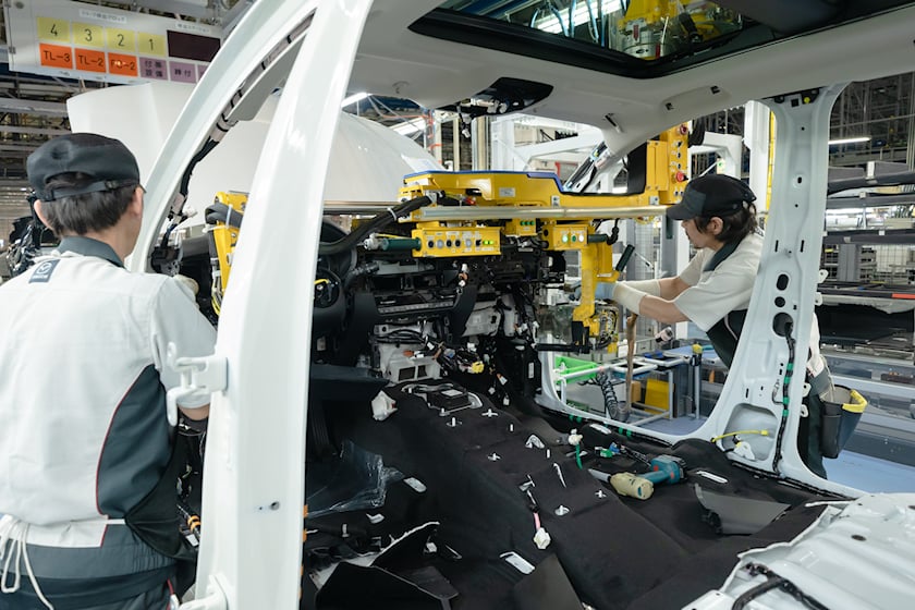 مازدا تبدأ إنتاج أقوى سيارة إنتاجية في تاريخ العلامة CX-60 موديل 2023 20