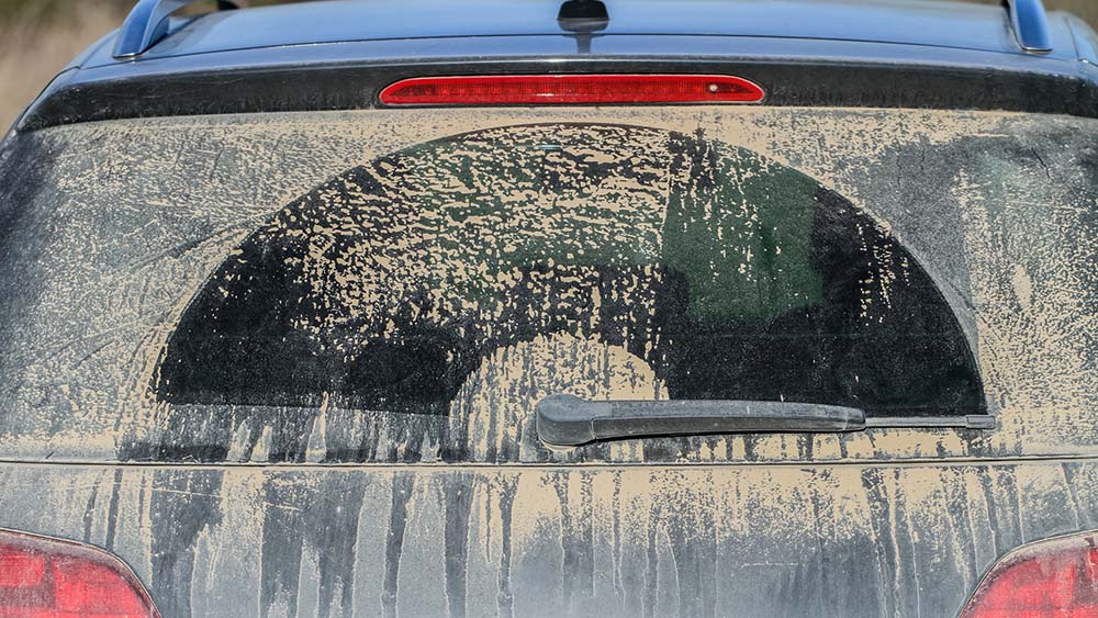 هل إهمال غسل السيارة يجلب لها الضرر؟ 3