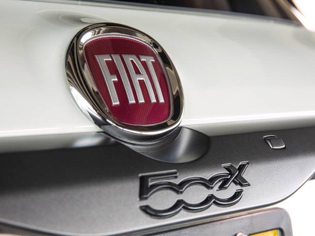 سيارة Fiat 500 موديل 2022 الهاتشباك المفضلة للفتيات (المواصفات والأسعار) 1