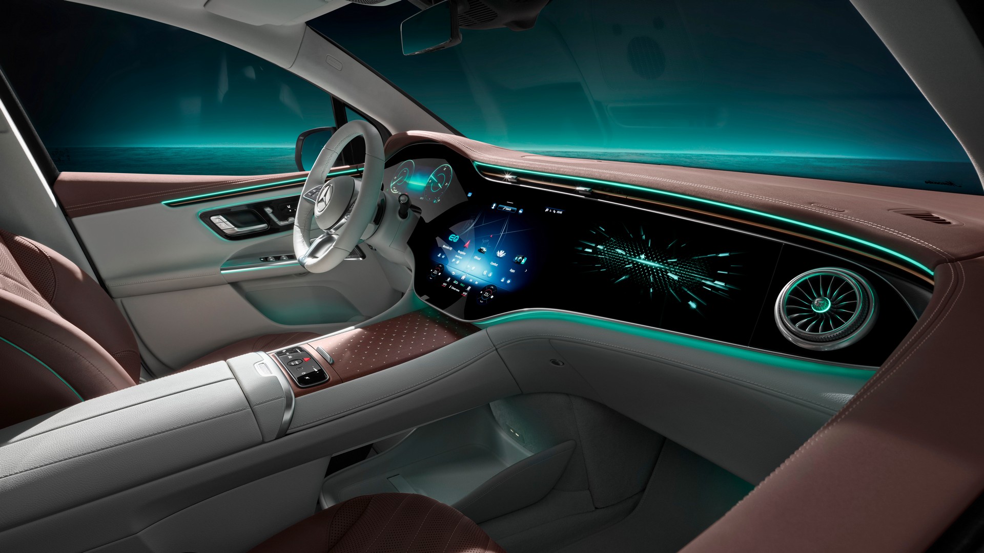 مرسيدس تكشف عن داخلية EQE SUV الكهربائية الجديدة قبل التدشين الرسمي 16
