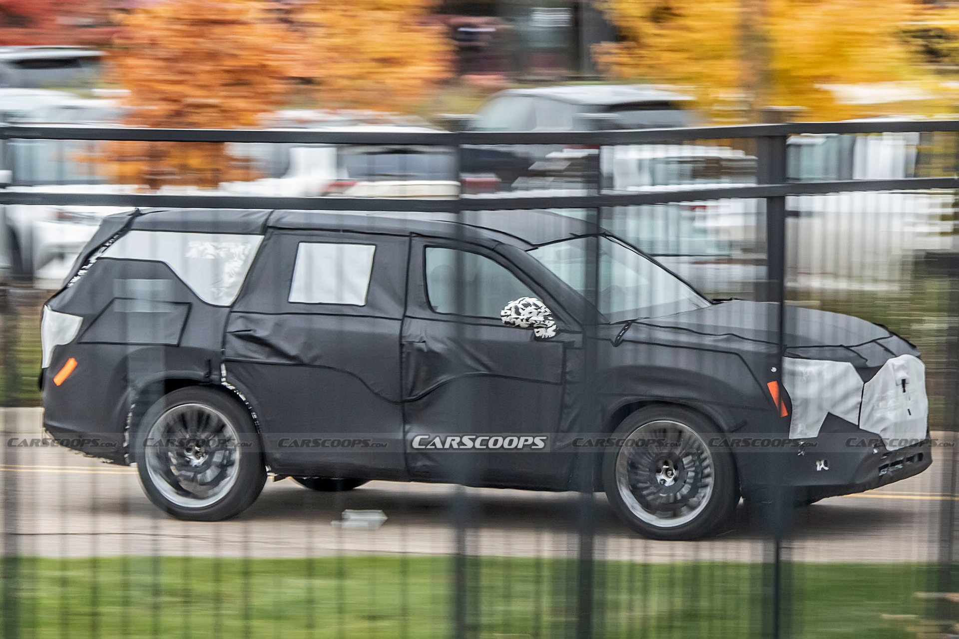 تويوتا جراند هايلاندر SUV الجديدة تظهر أثناء تجوالها في أمريكا لأول مرة 3