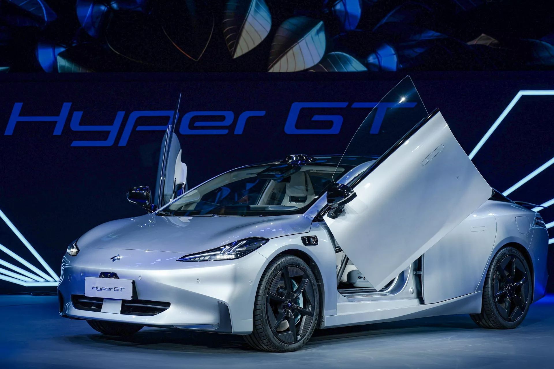 جي ايه سي هايبر GT الجديدة هي السيارة الإنتاجية الأكثر انسيابية في العالم 1