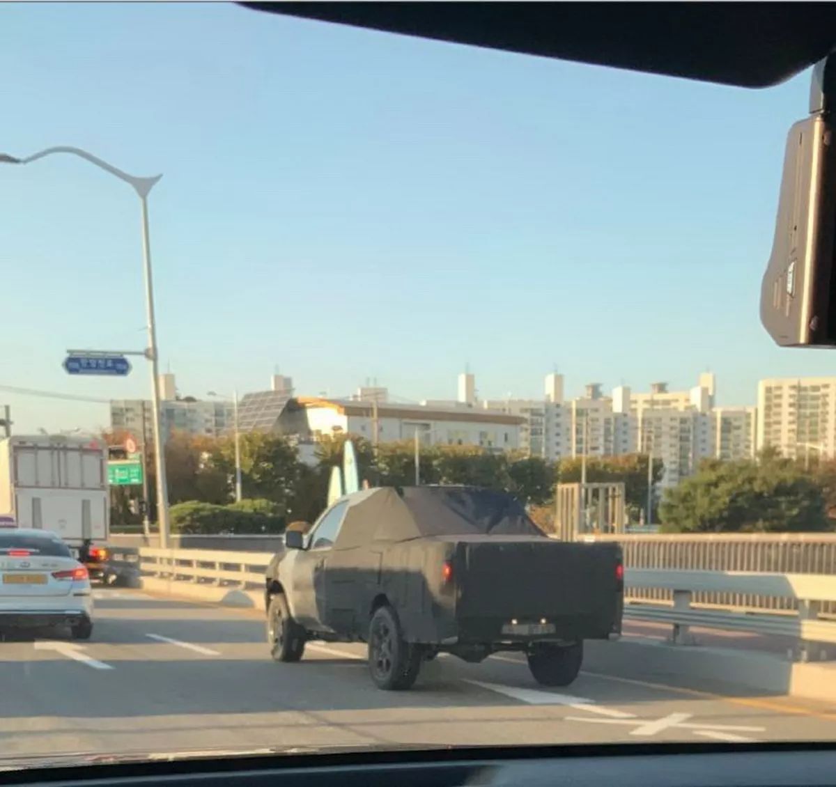 شاحنة كيا بيك أب الجديدة كلياً تظهر أثناء اختبارها بتصميم مستوحى من موهافي SUV 20