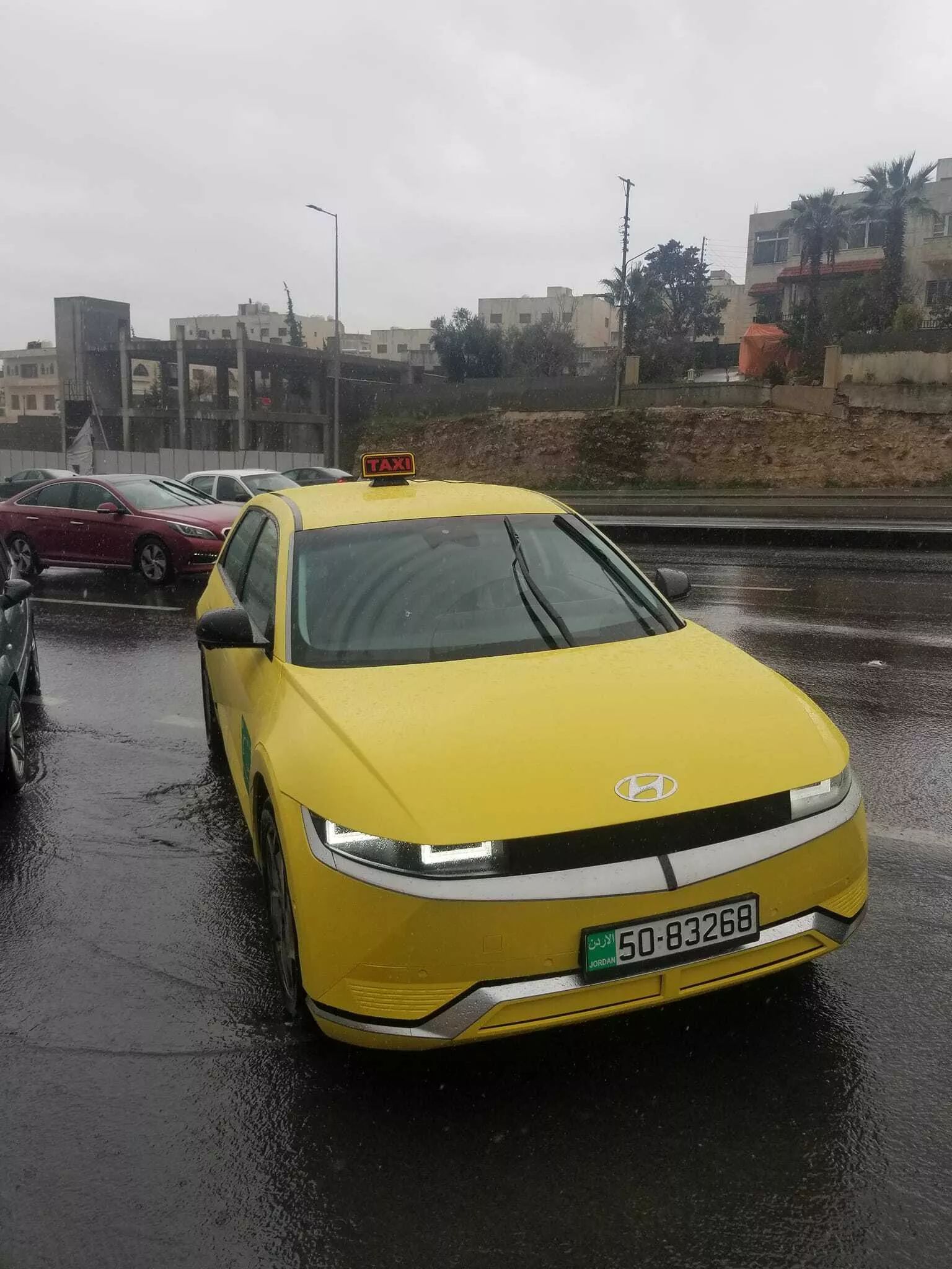 هيونداي ايونيك 5 الكهربائية الجديدة تعمل كسيارة أجرة في شوارع الأردن 2