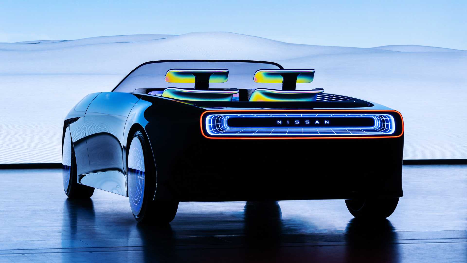 نيسان "ماكس اوت" الجديدة ستمهد لمستقبل السيارات الرياضية للعلامة 35