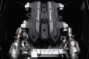 لامبورجيني تكشف عن أقوى محرك 12 سلندر في تاريخ العلامة