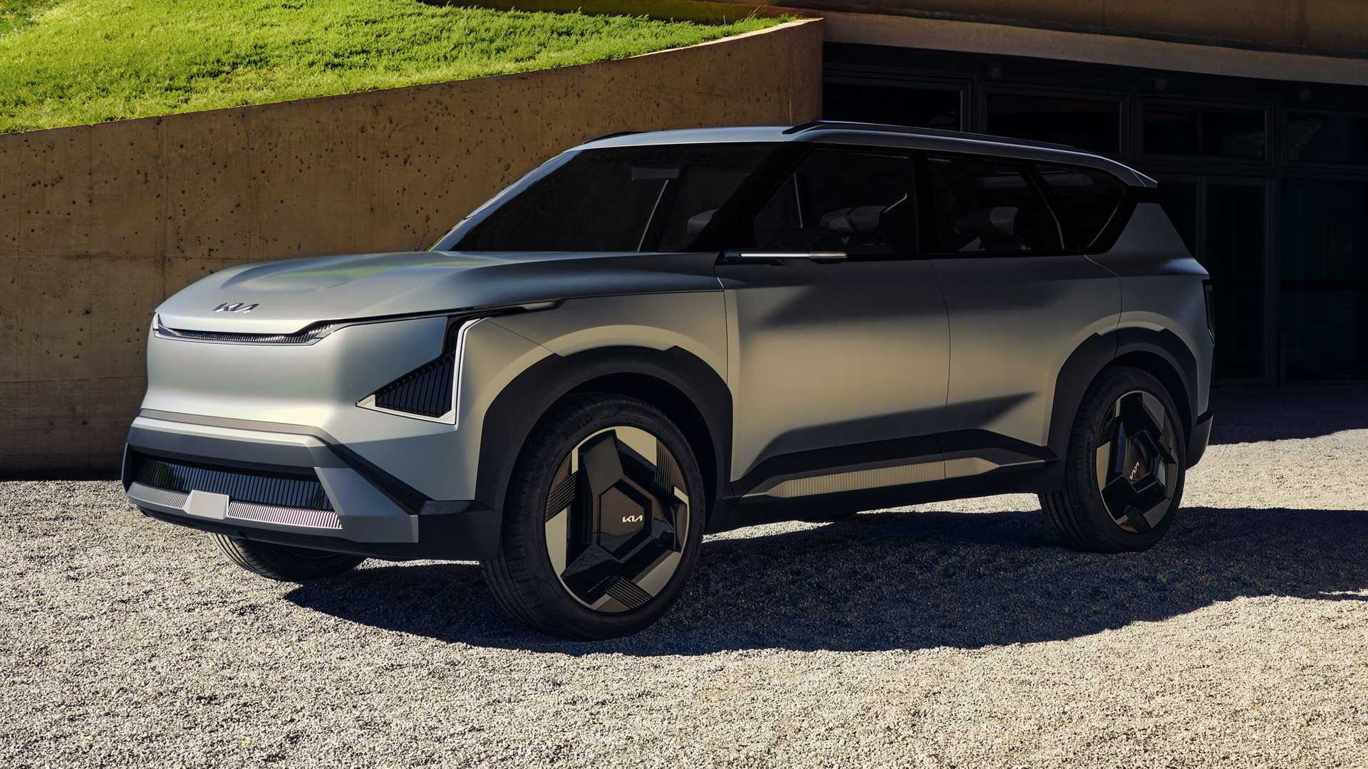 كيا EV5 الجديدة هي أحدث سيارة كهربائية للعلامة بتصميم عضلي وداخلية عصرية