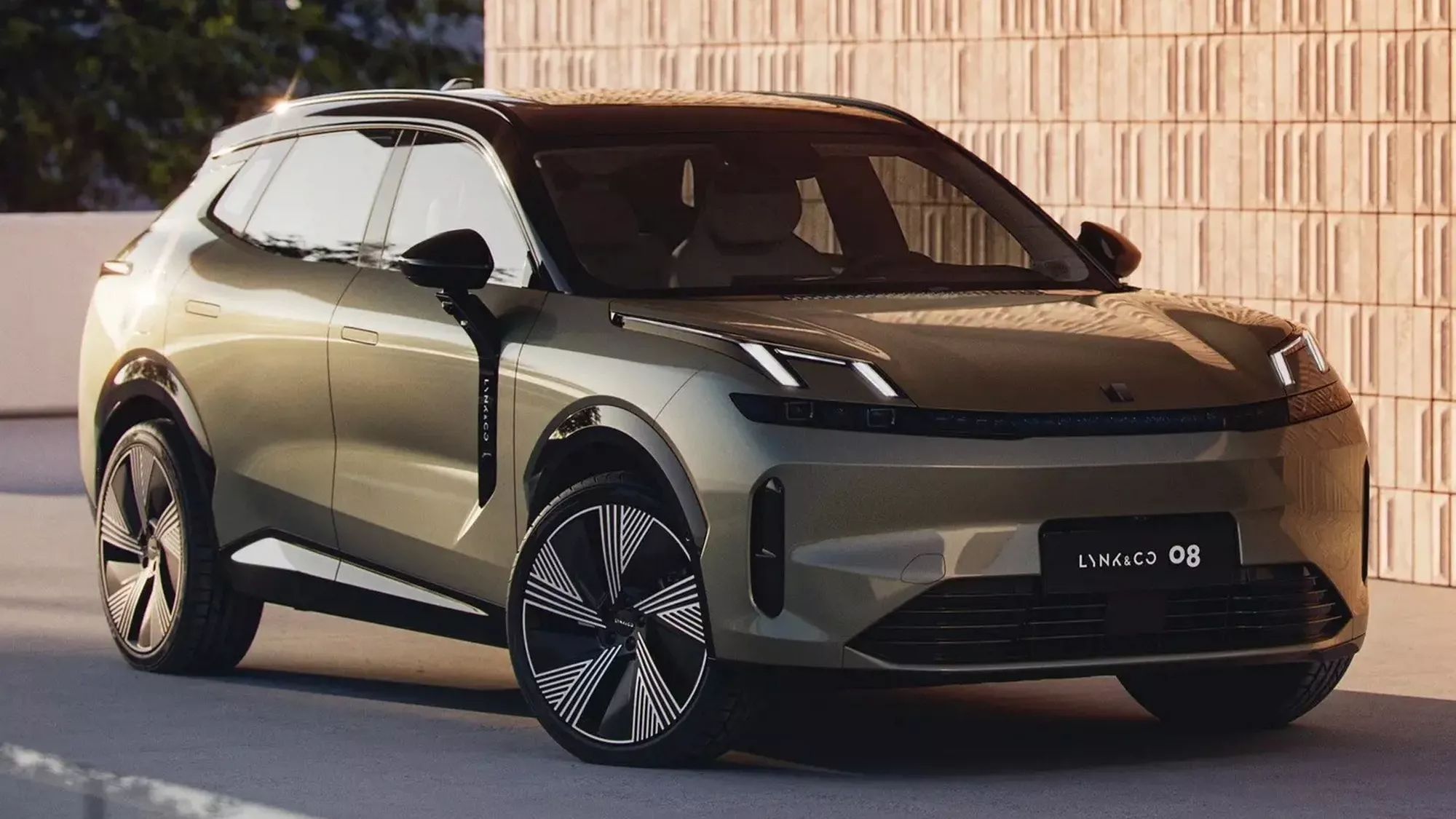 لينك اند كو تكشف عن تصميم سيارة 08 SUV الجديدة كلياً 11