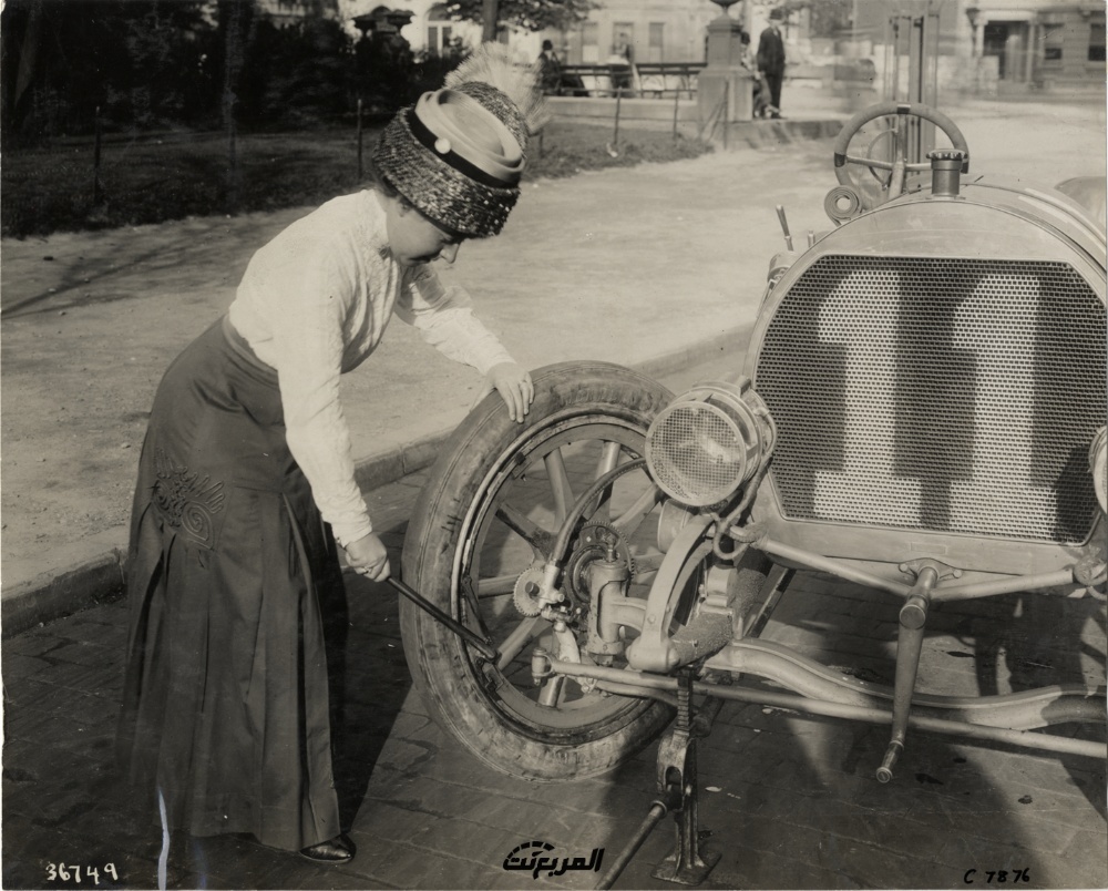 نساء وسيارات.. “جوان نيوتن كونيو” أول امرأة تحقق سلسلة انتصارات وأرقامًا قياسية في سباقات السيارات مطلع القرن العشرين 7