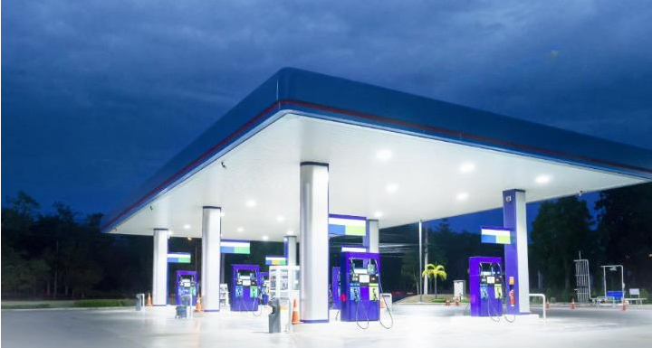 "التجارة" تكشف 9 اشتراطات لمحطات الوقود ومراكز الخدمة 9