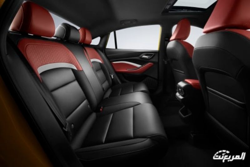 سعر سيارة ام جي GT 2023 المقاعد الخلفية