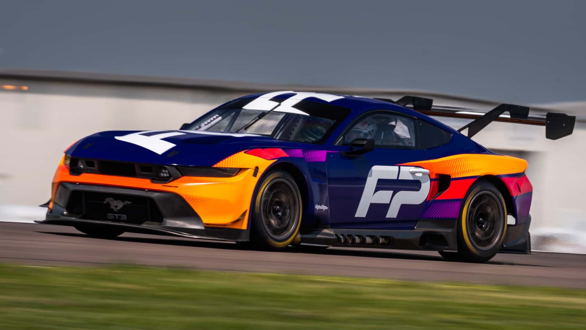 فورد تكشف عن موستنج GT3 الجديدة بتعديلات حصرية للمشاركة في سباق لومان للتحمل 77