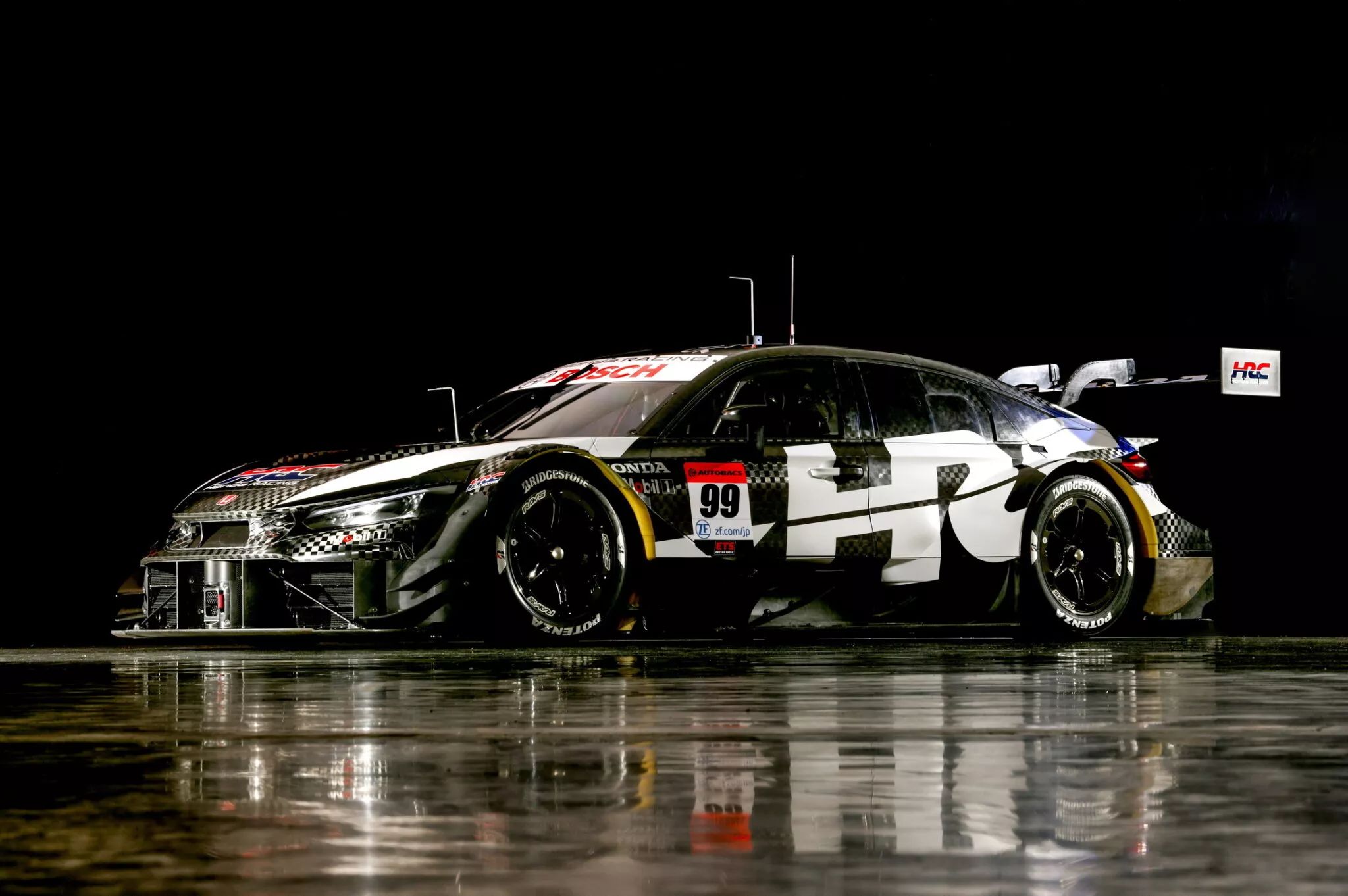 هوندا سيفيك تايب ار GT الجديدة المخصصة للحلبات تظهر بالشكل النهائي قبل مشاركتها في السباقات 4