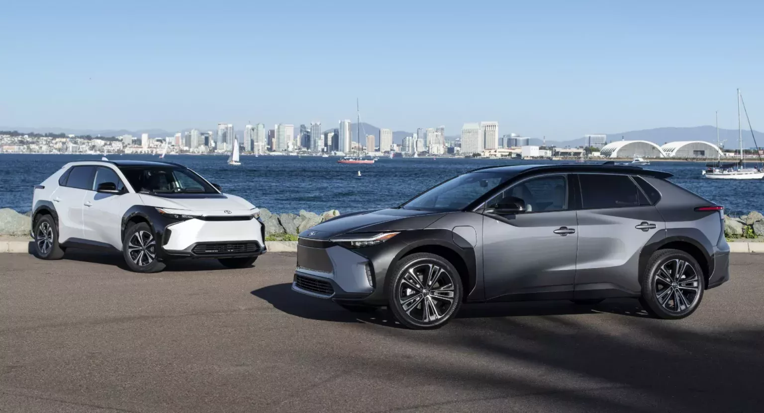 تويوتا تستعد لبناء SUV كهربائية جديدة كلياً بثلاثة صفوف مقاعد بالتعاون مع سوبارو 1