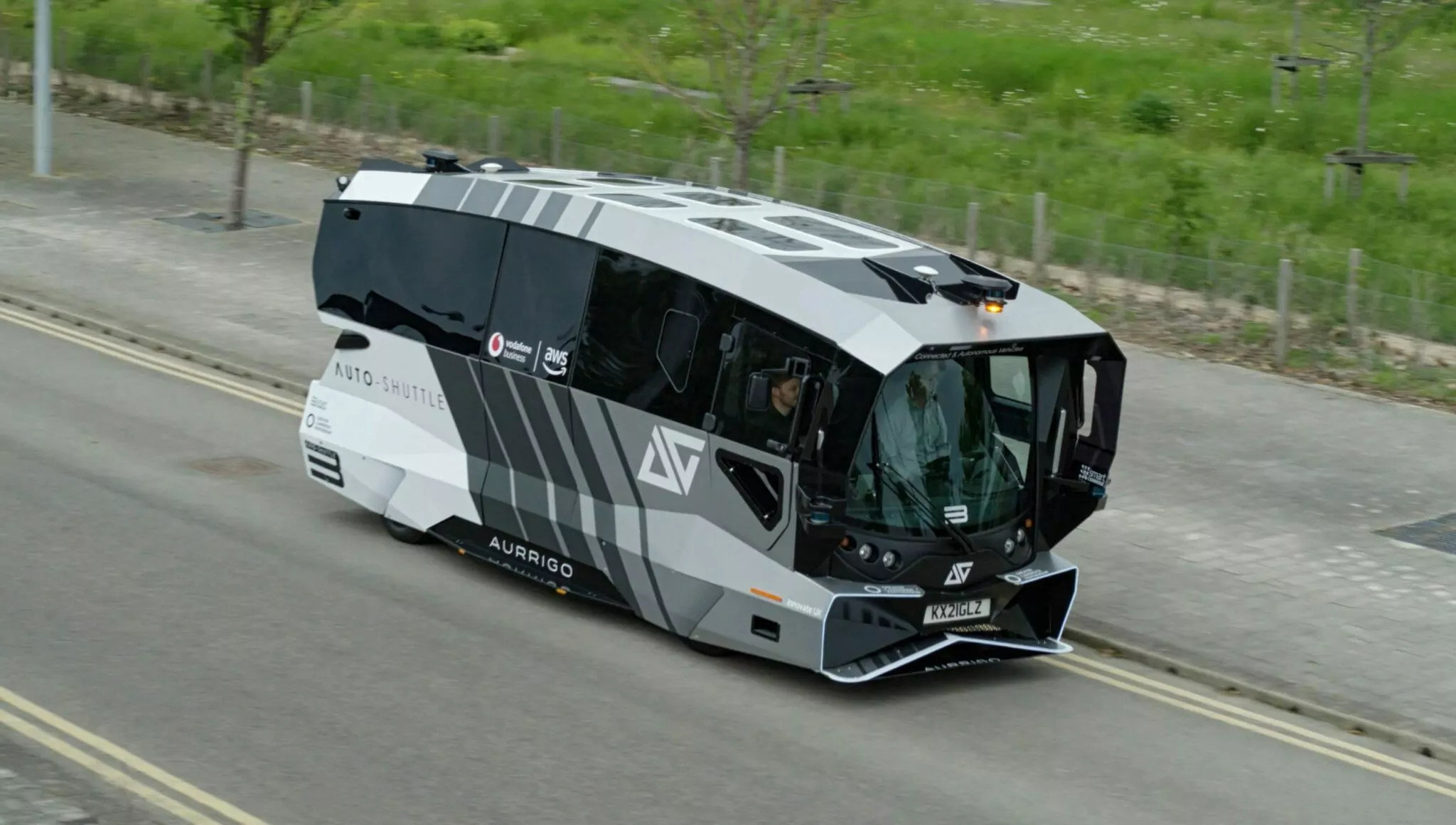انطلاق تجارب الباصات البريطانية ذاتية القيادة في الطرق الأوروبية بتصميم ملفت للأنظار 1