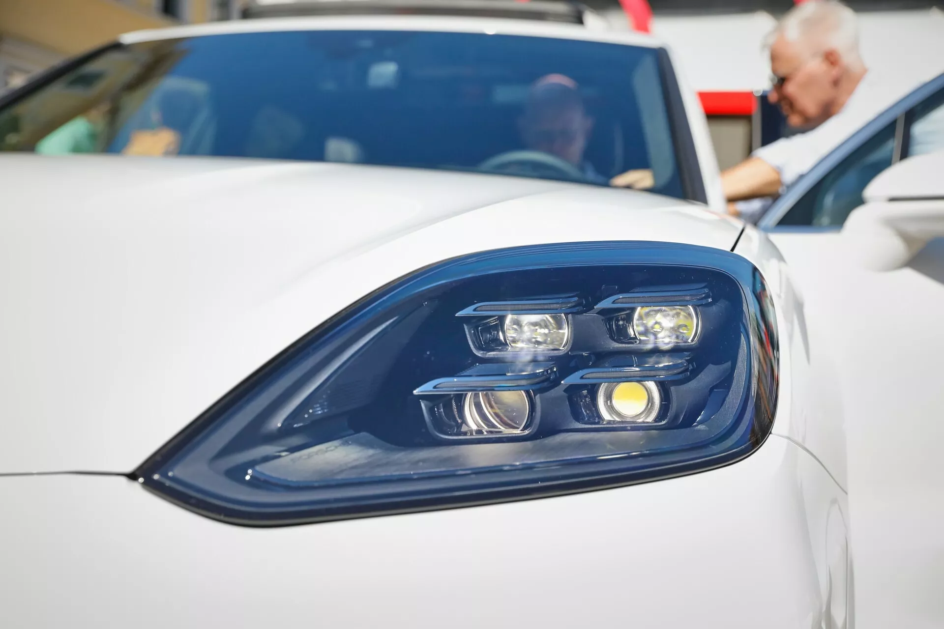 بورش تدشن كايين تيربو E هايبرد 2024، أقوى SUV في تاريخها، في معرض ميونخ للسيارات 14