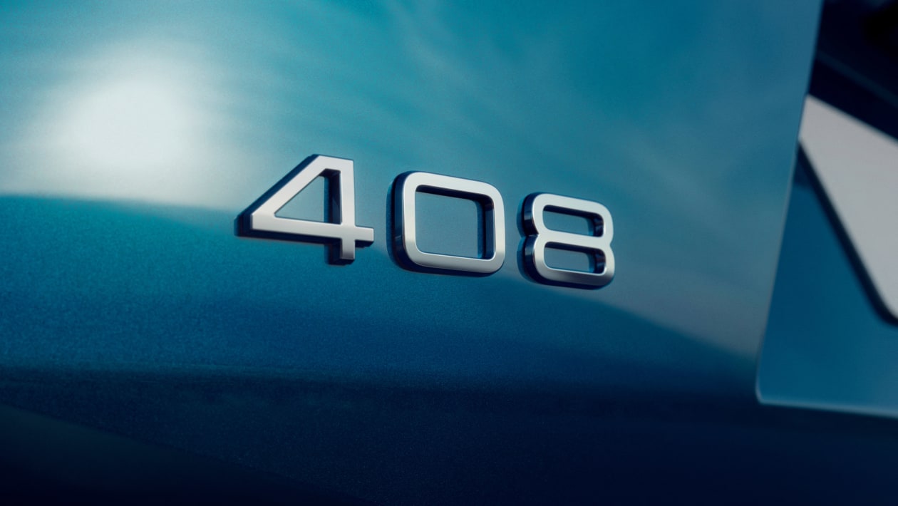 مواصفات سيارة بيجو 408 2024 كروس أوفر شبابية بمظهر ديناميكي وشخصية قوية 15