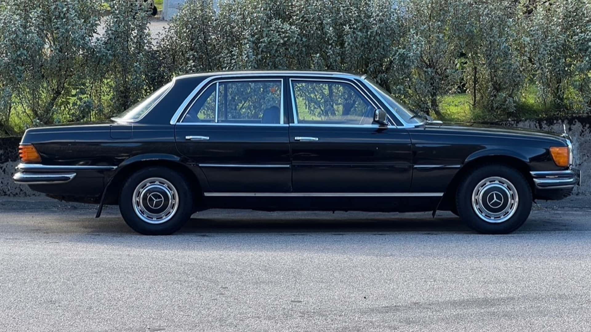 سيارة مرسيدس اس كلاس 1973 كانت مملوكة لملك السويد معروضة للبيع في مزاد 5