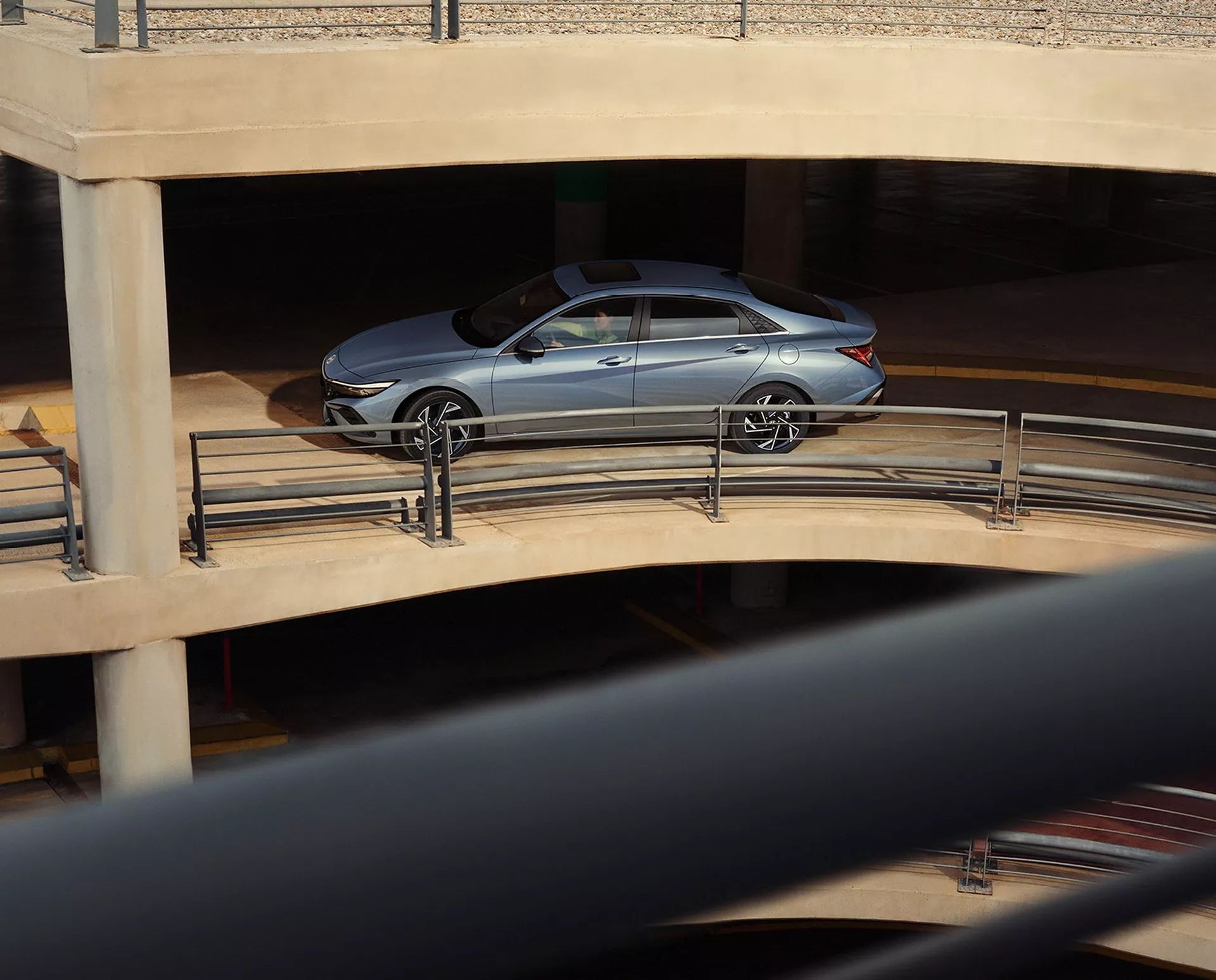 هل سيارة هيونداي إلنترا 2024 موفرة للبنزين؟ إليكم مواصفات السيدان الراقية 26