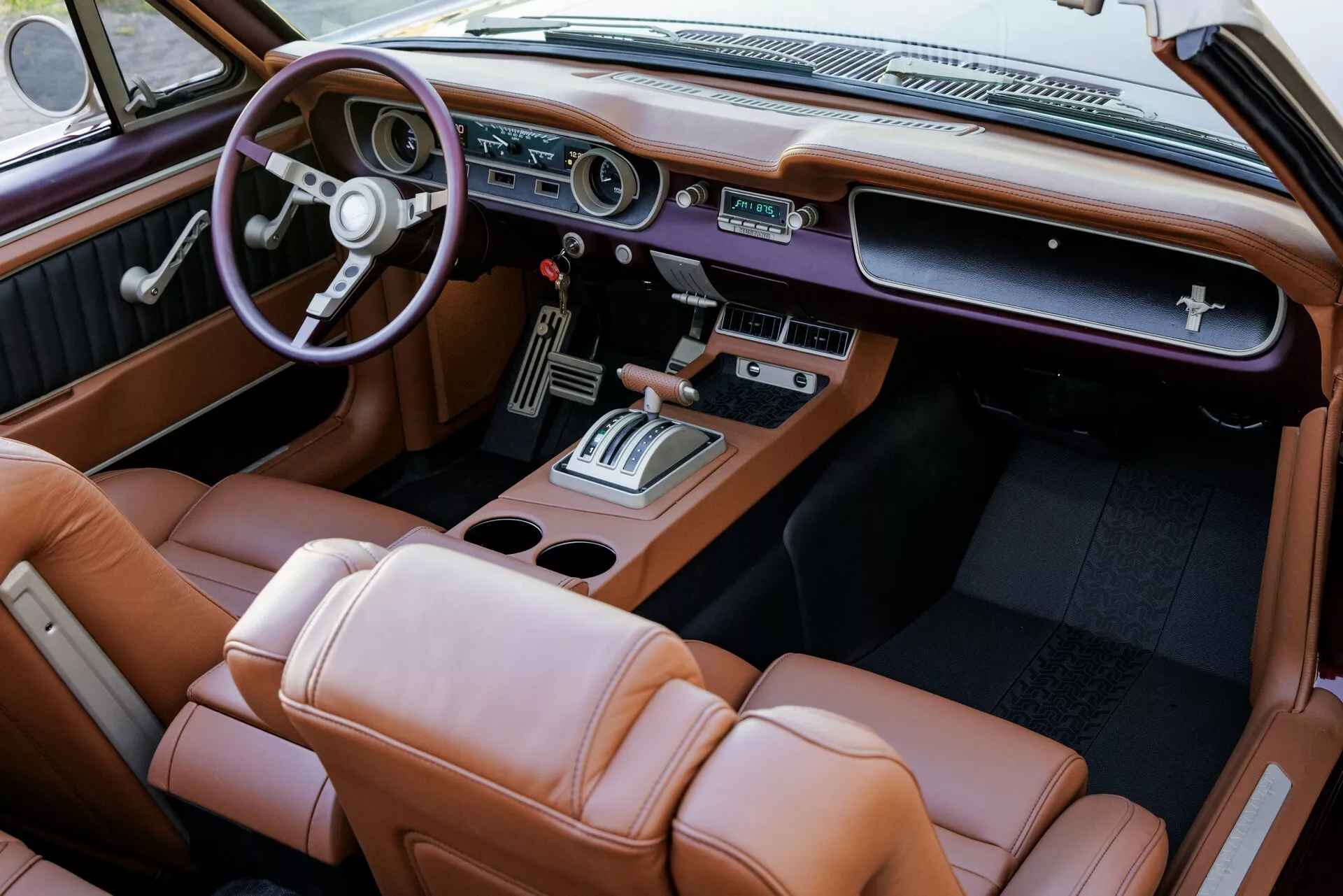تدشين واحدة من أجمل سيارات فورد موستنج الكلاسيكية في معرض سيما الأمريكي بمحرك 8 سلندر عصري 4