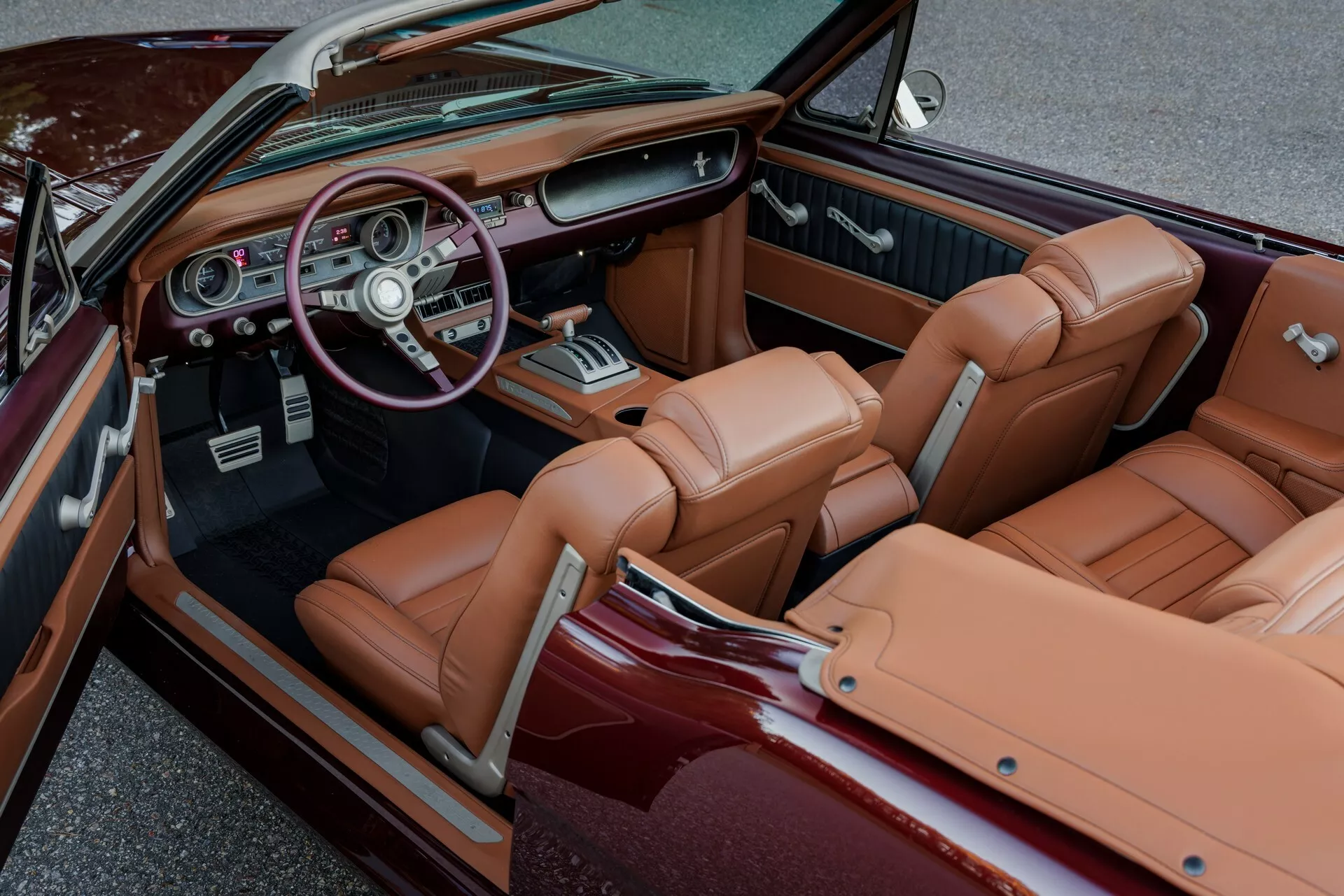 تدشين واحدة من أجمل سيارات فورد موستنج الكلاسيكية في معرض سيما الأمريكي بمحرك 8 سلندر عصري 5