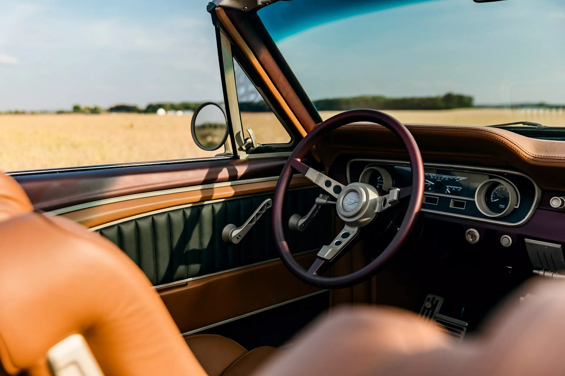 تدشين واحدة من أجمل سيارات فورد موستنج الكلاسيكية في معرض سيما الأمريكي بمحرك 8 سلندر عصري 26