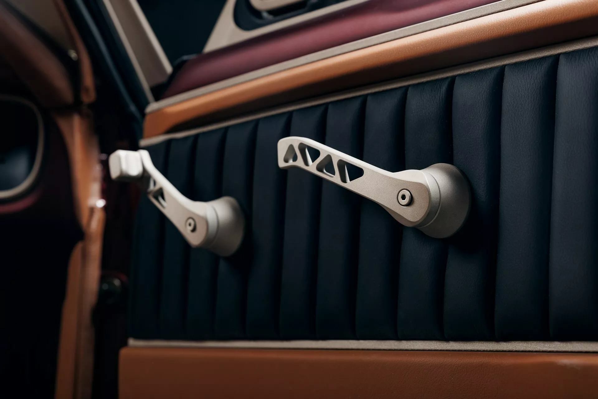 تدشين واحدة من أجمل سيارات فورد موستنج الكلاسيكية في معرض سيما الأمريكي بمحرك 8 سلندر عصري 7