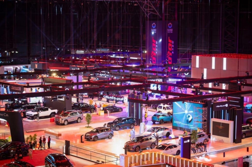 انطلاق معرض الرياض للسيارات..والكشف عن أحدث الموديلات العالمية 4
