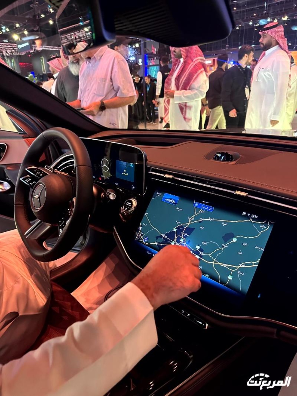 تدشين مرسيدس بنز E-Class الجديدة في معرض الرياض للسيارات 2023.. وعرض أبرز تجهيزات وأسعار موديل 2024 3