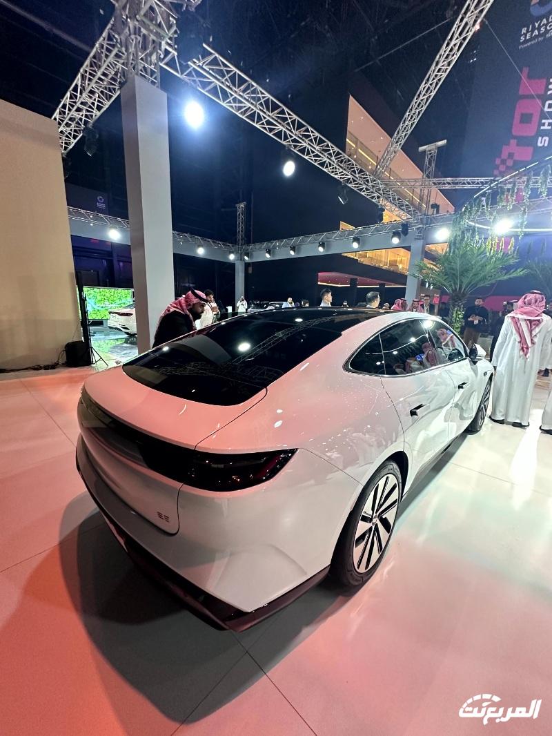 جيلي في معرض الرياض تكشف عن طراز كهربائي وآخر يعمل بالميثانول وسيارة سيدان متوسطة الحجم 26