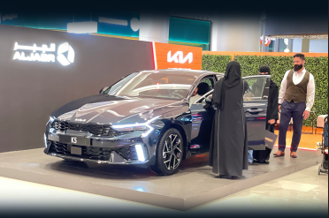 الجبر التجارية تستعرض سيارة K5 المتألقة في مجمع ذا فيو مول بالرياض