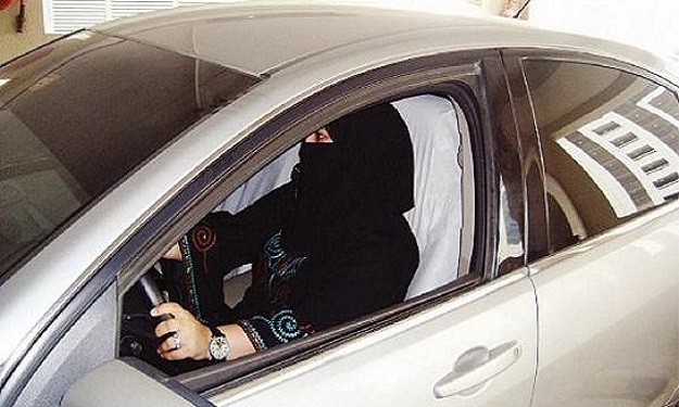 "قيادة 26 أكتوبر" سعوديات يكسرن حظر قيادة السيارات رغم التحذيرات الأمنية 2