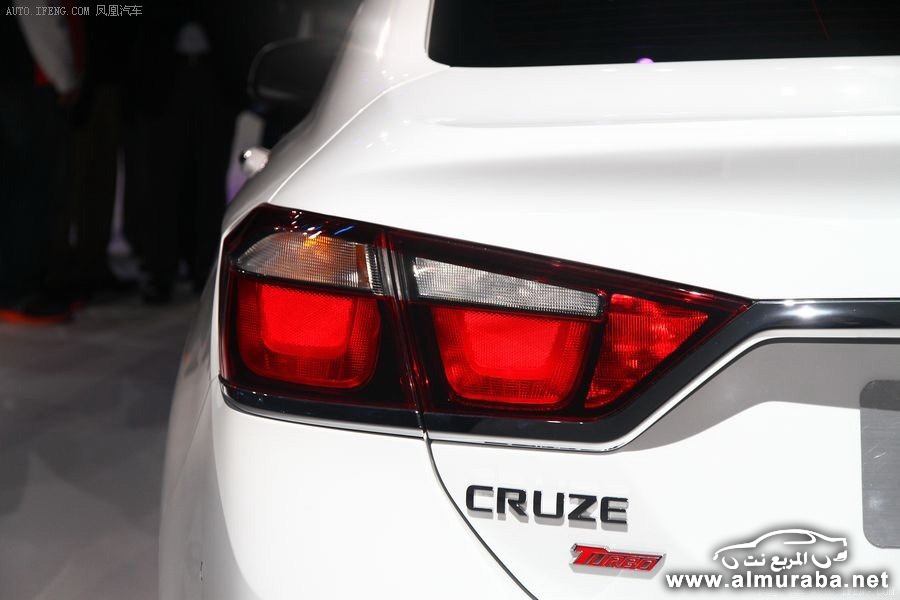 Chevrolet-Cruze-2015-36