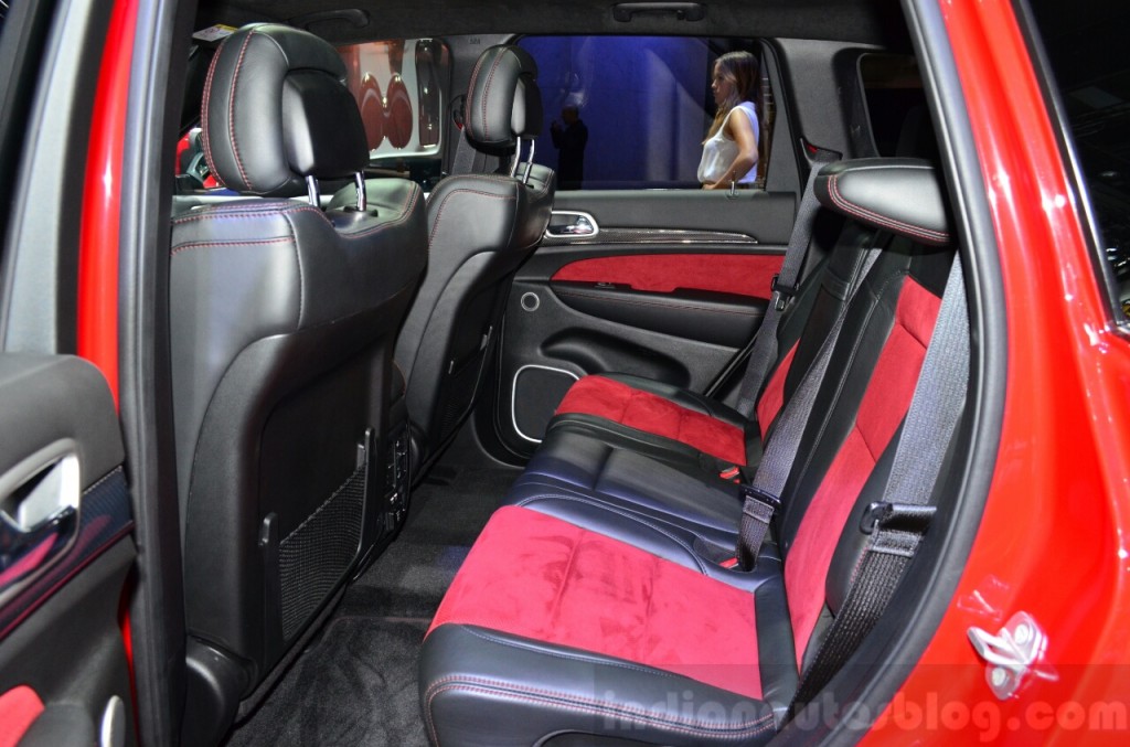 Jeep-Grand-Cherokee-SRT-Red-Vapor-rear-seat-at-the-2014-Paris-Motor-Show-1024x677