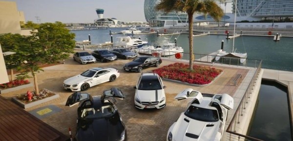 " بالصور" سيارات مرسيدس يتم اختبارها لاول مرة علي حلبة ميناء ياس في ابوظبي 1